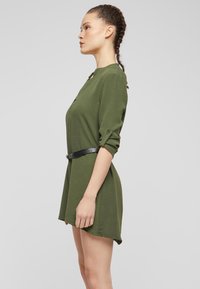 Cloud 5ive TURN-UP MIT GÜRTEL - Bluza - green