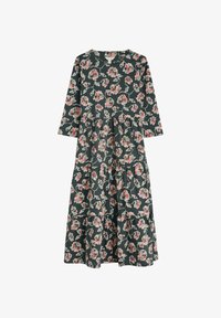 Wybrany, green - artist camellia coppice