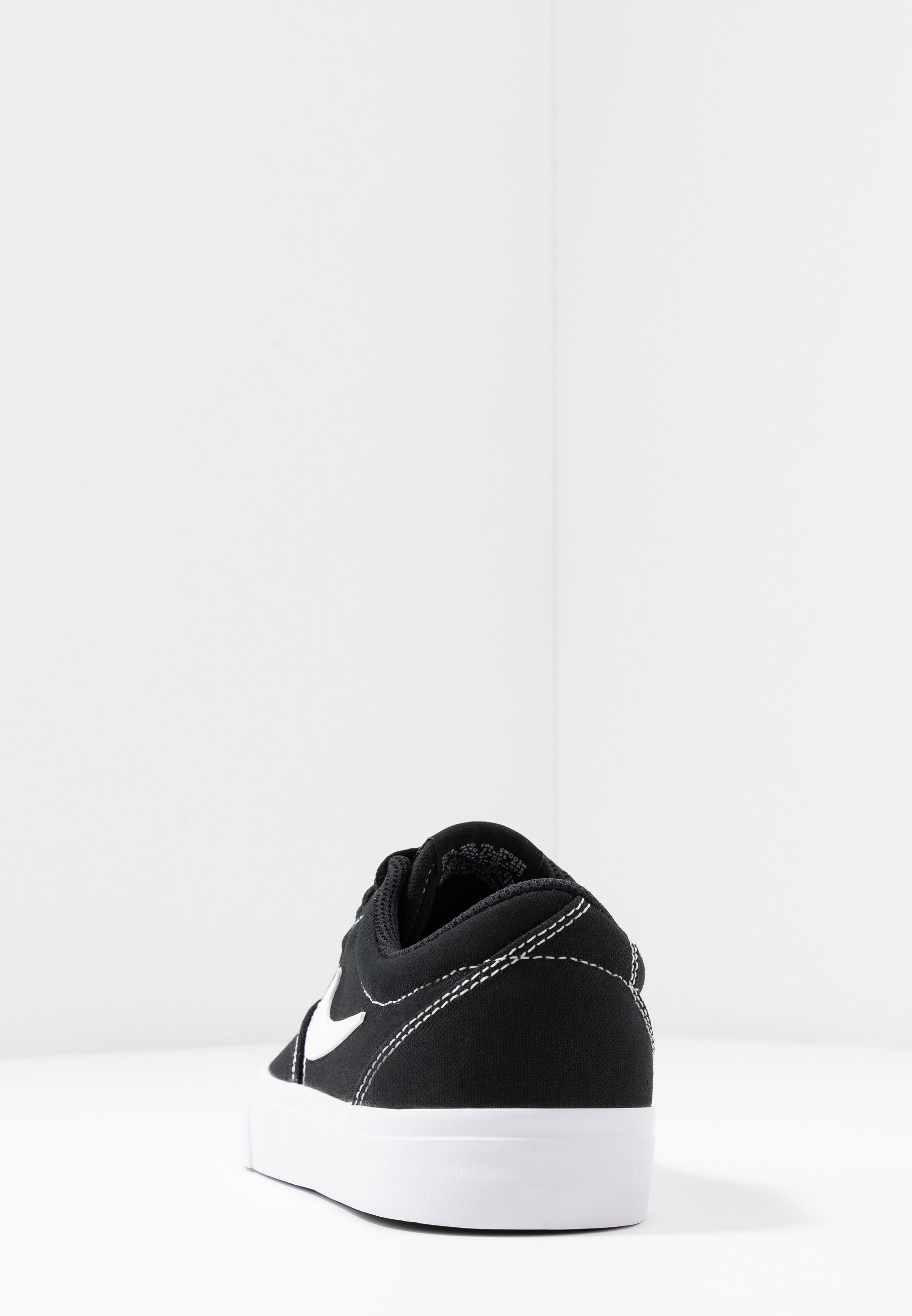 Nike SB CHARGE - Sportbačiai - black 