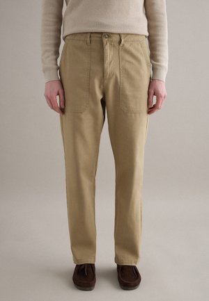 REGULAR FIT - Broek - light beige