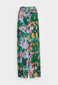 Pantalons larges à motifs floraux avec une base verte vibrante ornée de fleurs roses, violettes et jaunes, serrés à la taille par une ceinture assortie.