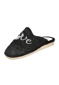 Zapatilla negra de felpa con letras plateadas brillantes que dicen "Love", textura suave, forma redondeada y suela de color claro.