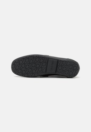 Calvin Klein Loaferit/pistokkaat - black