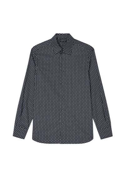 Camicia a maniche lunghe navy con motivo geometrico bianco, colletto a punta e chiusura frontale con bottoni. Realizzata in tessuto leggero con una texture liscia.