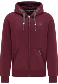 Sudadera burdeos con cremallera, capucha ajustable con cordón, bolsillos frontales y puños acanalados. Presenta detalles de madera y un logotipo en el pecho.