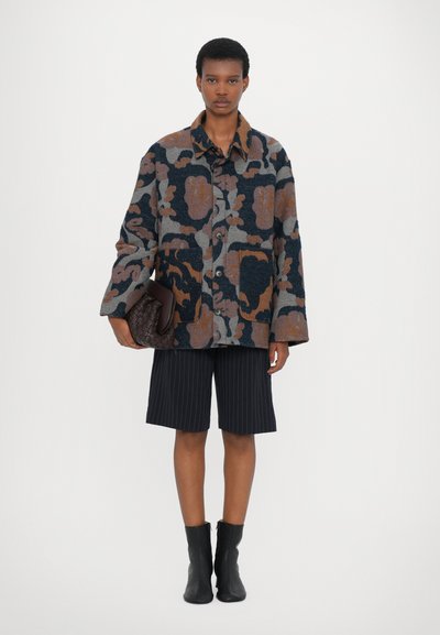 Henrik Vibskov WHEEL JACKET - Light jacket - goat navy