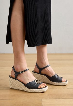 PANAREA - Kilesandaler - black