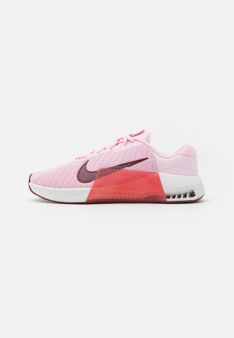 Nike Performance - METCON 9 - Training shoe - pink foam/dark team red/platinum tint/adobe/pink rise, Enlarge