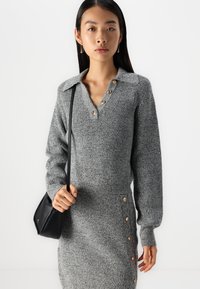 Elisabetta Franchi WOMAN'S DRESS - Φόρεμα-πουλόβερ - nero/burro