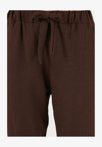 Ikke valgt, brown
