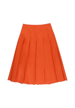 Pomarańczowa plisowana spódnica midi z wysokim stanem i równomiernie rozmieszczonymi plisami, pokazana na płasko na białym tle.