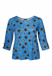 Zila tops ar ģeometrisku rakstu melnā un pelēkā krāsā. Trīs ceturtdaļu piedurknes ar cilpām un laivas formas dekoltē. Mīksta, strukturēta auduma.