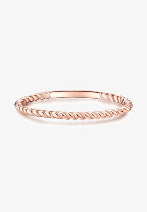 Bracelet jonc en or rose style corde torsadée avec une plaque rectangulaire lisse, présenté sur fond blanc.