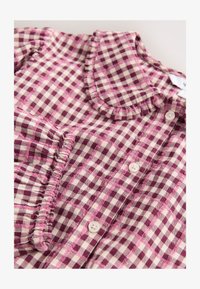 Selected, red white check