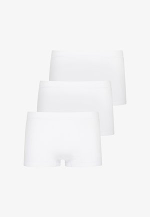 Białe bawełniane bokserki, zestaw trzech sztuk, z gładką fakturą, elastycznym paskiem w talii i krótkim krojem. Idealne do noszenia na co dzień.
