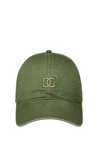 Grön bomullsbasker med sydda detaljer, broderad logotyp framtill och en böjd skärm. Har ventilationsöppningar på toppen.