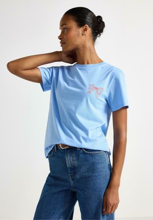 T-paita - light blue