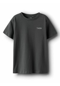 T-shirt en coton gris foncé à manches courtes, avec un col rond et le logo blanc "T.W.S.N." sur le haut à gauche de la poitrine.