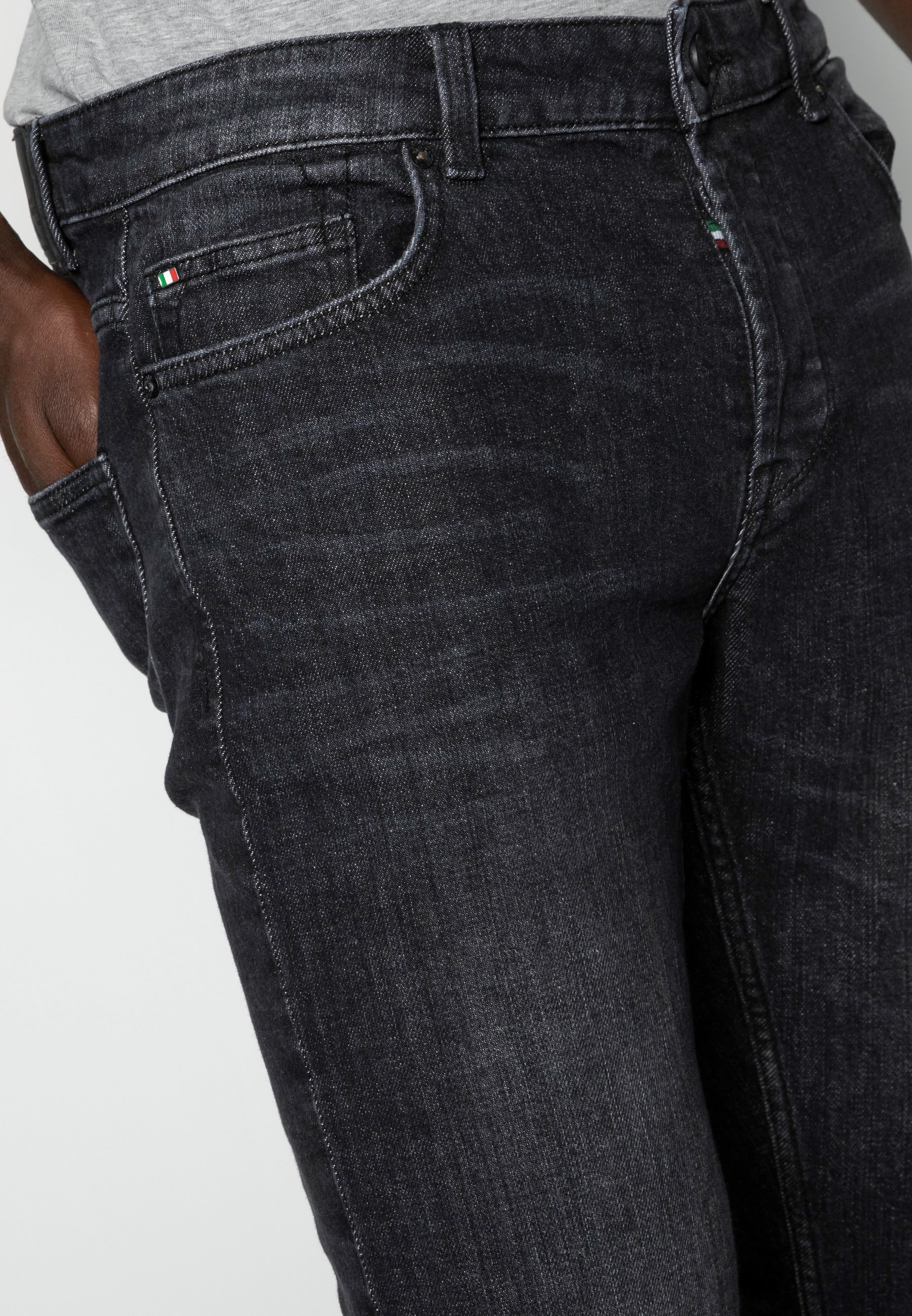 Only \u0026 Sons ONSLOOM CAN SLIM - Prigludę džinsai - black denim/juoda -  Zalando.lt