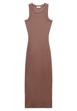 Robe midi sans manches en maille côtelée de couleur marron douce, avec un col rond et une silhouette ajustée.
