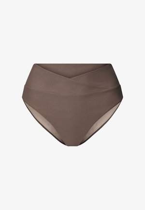 Braguita de bikini marrón de talle alto con diseño cruzado, confeccionada en tela lisa, con forro beige y bordes mínimos.