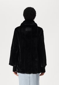 Patrizia Pepe COATS - Zimski plašč - nero