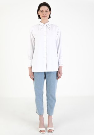 BEAD DETAILED WIDE COLLAR-REFKA - Camicia - white