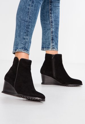 Enkellaarsjes met sleehak - black