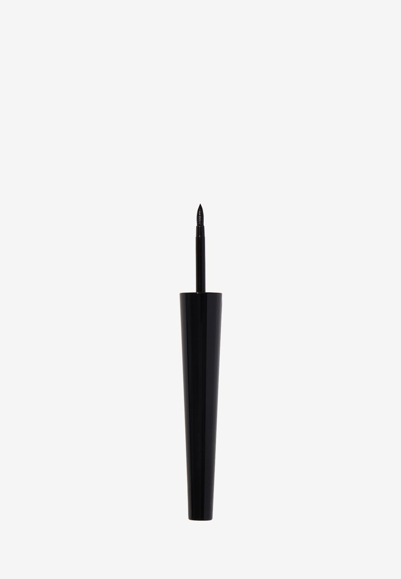 Offener schwarzer flüssiger Eyeliner-Stift mit feiner, spitzer Pinselspitze auf einfachem hellem Hintergrund.