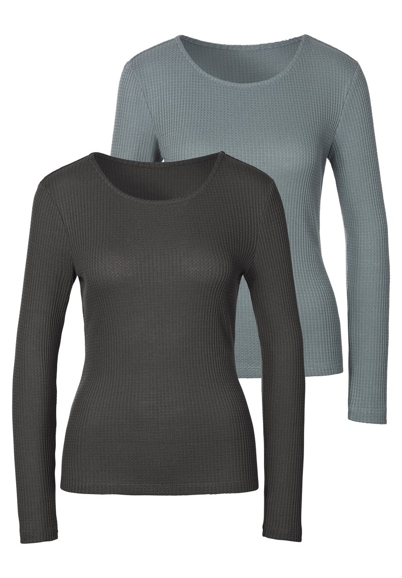 Zwei Langarmshirts, eines in Dunkelgrau und das andere in Hellblau, mit einem gerippten Muster und einem Rundhalsausschnitt.