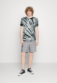 Alpha Industries TIE DYE - Triko s potiskem - black