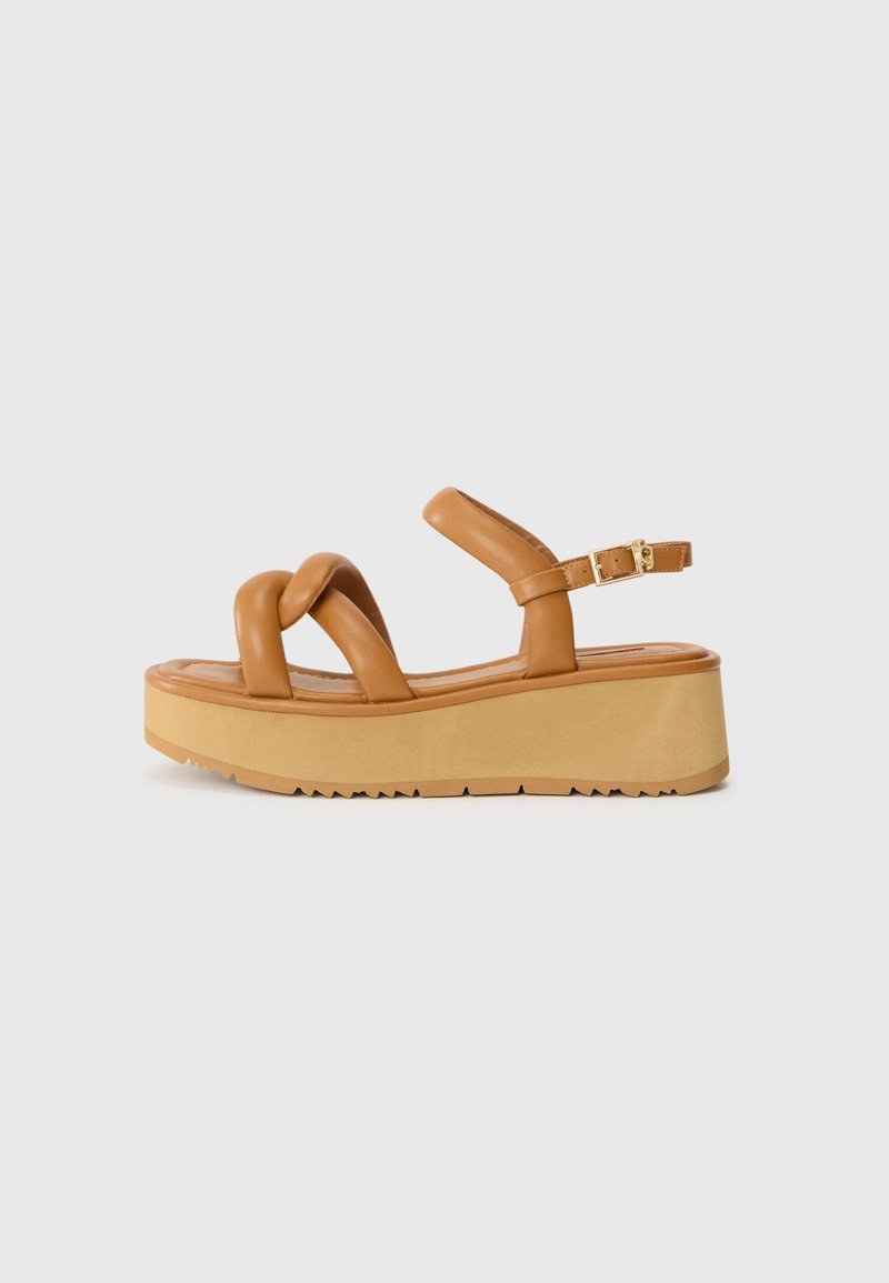 Sandali con plateau