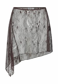 Asümmeetriline pitsseelik, tumepruun lillemotiivide ja helmesselementidega, läbipaistev kangas, pehme tekstuur, ääre pikkus varieerub.