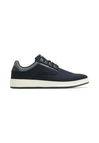 Sneaker blu navy con una toma superiore in tessuto liscia, soletta bianca e accenti testurizzati vicino al colletto; presenta occhielli in metallo e branding.