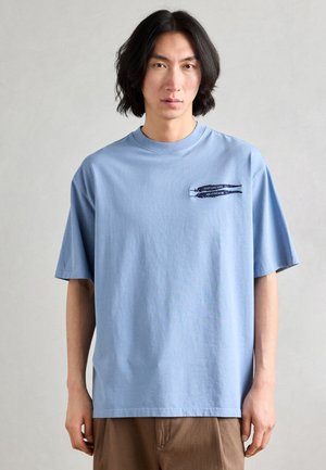 Scotch & Soda LOOSE FIT ARTWORK - Print T-shirt - faded denim