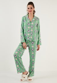 LELA REGULAR FIT - Pizsama szett - green
