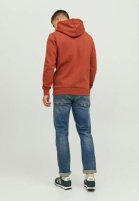 Jack & Jones JJELOGO HOOD - Felpa con cappuccio - cinnabar