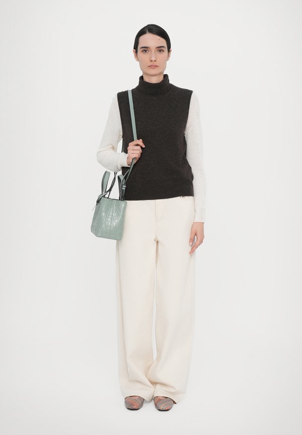 SMALL SHOPPING BAG - Handtasche - sage