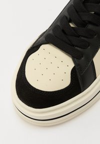 Copenhagen Studios Tenisice - black/cream beige