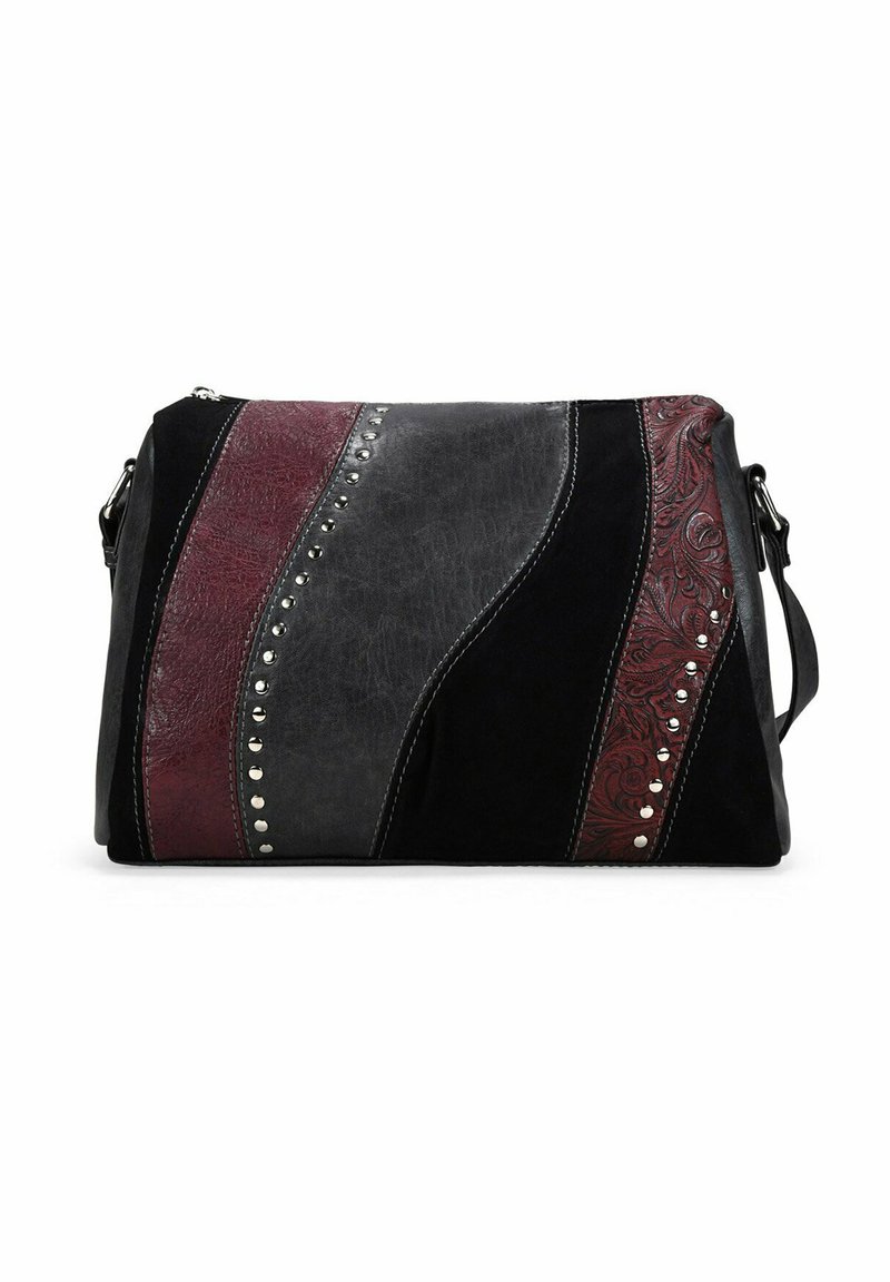 Borsa a spalla rettangolare con pannelli in pelle diagonali neri, grigi e borgogna, borchie in metallo argentato, decorazioni floreali in rilievo e tracolla regolabile.