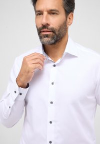Eterna STRUKTURHEMD - MODERN FIT - Businesshemd - weiß