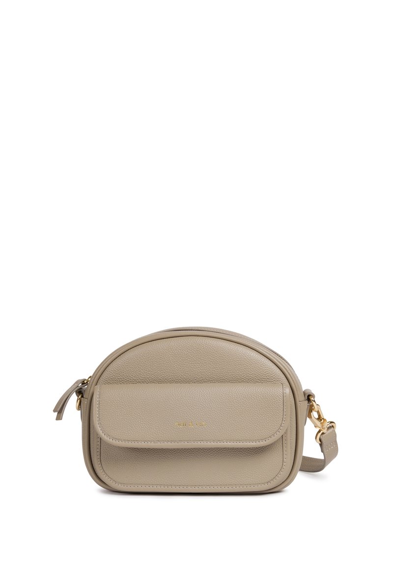 Beige Leder-Umhängetasche mit abgerundeter Form, ausgestattet mit einer Vordertasche, goldfarbenen Beschlägen und einem abnehmbaren Riemen. Strukturierte Oberfläche.