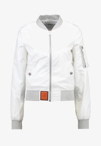 Non selezionato, white