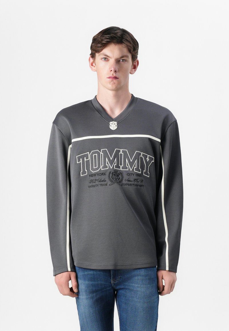 Tommy Jeans Longsleeve donkergrijs Tommy Jeans Longsleeve donkergrijs