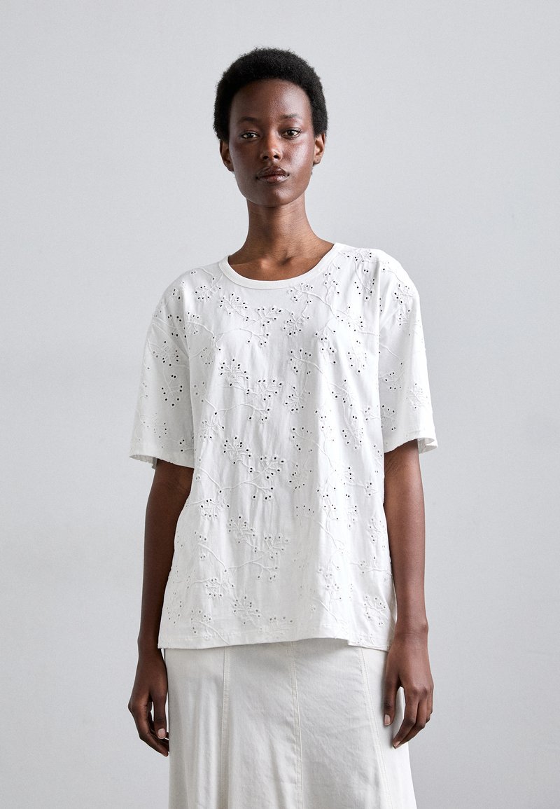 MUNTHE OAJI - T-shirt basique - white