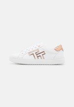 Zapatillas Tom Tailor Para Mujer - Modelo 7490010001, Diseño Moderno Y Cómodo