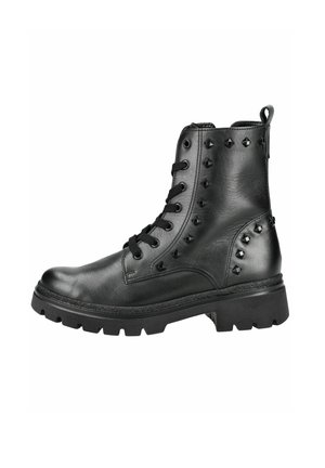 Schwarze Lederknöchelboots mit Nietenakzenten, Schnürung vorne und einer stabilen Gummisohle für Haltbarkeit. Strukturierte Oberfläche.