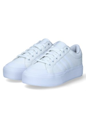 adidas Originals BRAVADA 2 0 - Zapatillas - weiß