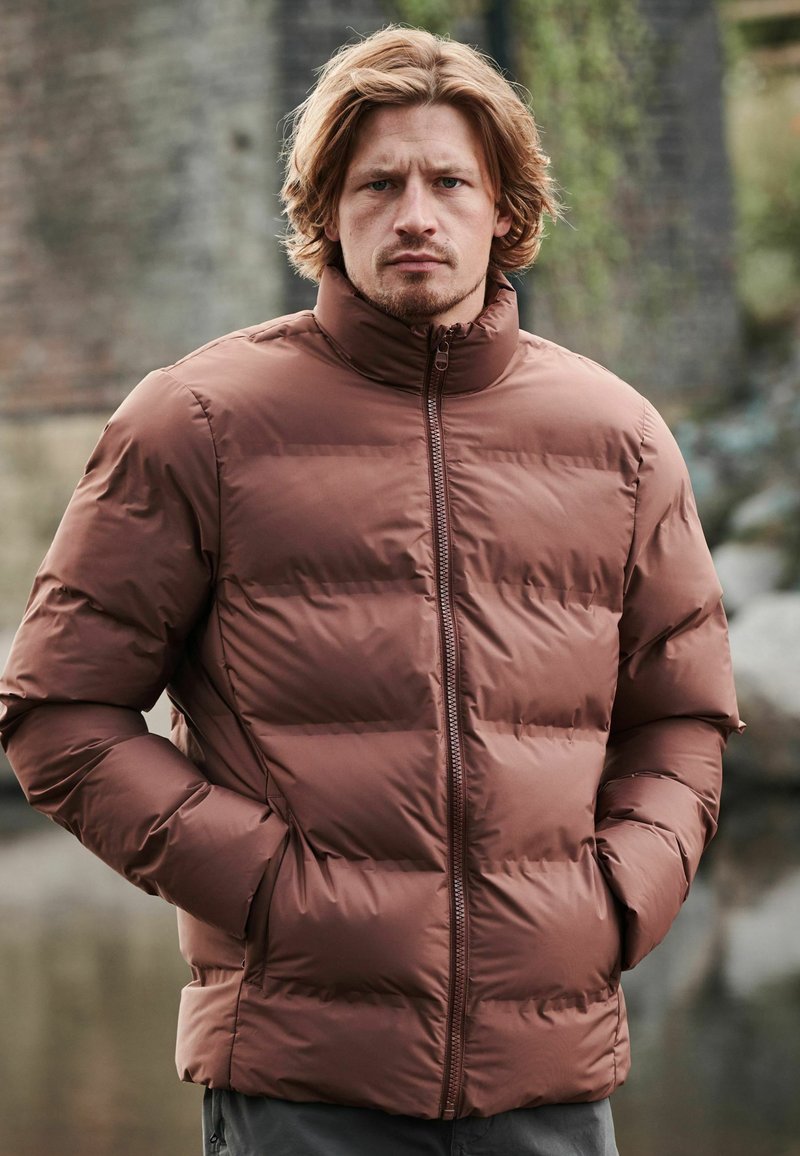 Next - FUNNEL NECK - Vinterjacka - rust brown, Förstora