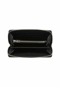 Czarny skórzany portfel z zamkiem błyskawicznym, wyposażony w kilka przegródek na karty oraz centralną komorę na monety również zamykaną na zamek. Gładka faktura, minimalistyczny design.